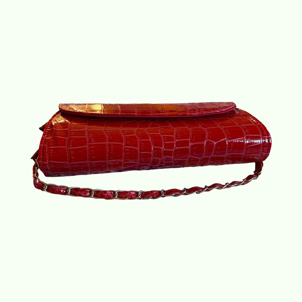 Red Crocodile-Textured Crossbody Bag - Picture 3 of 5